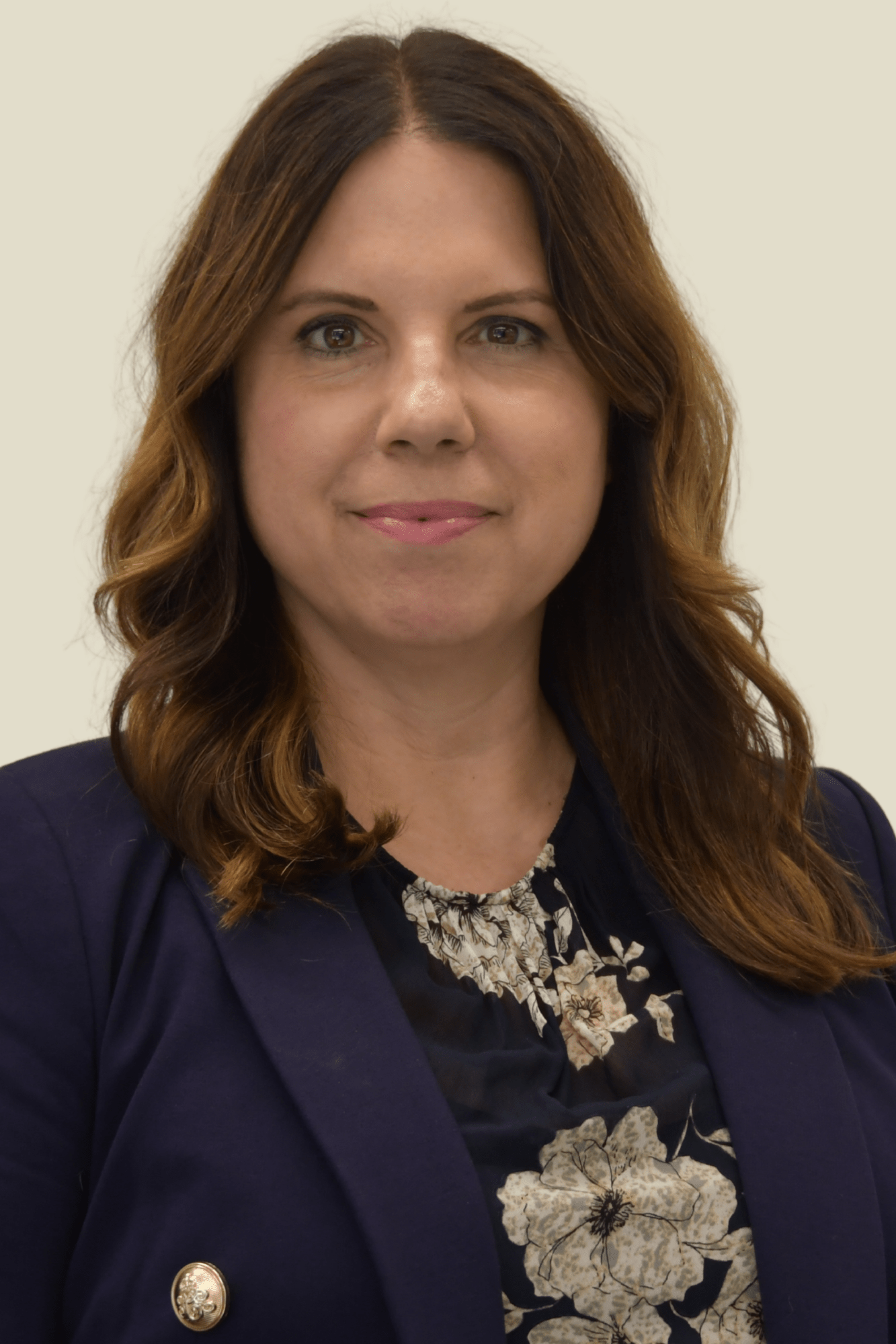 Dana Paxton Headshot